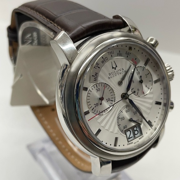 COPY - New Bulova Accutron Swiss Leather Band Mens Watch - Picture 3 of 6